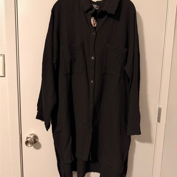 Dressed in LALA Made Me Do It Oversized Button Up in Black NWT S/M - Picture 4 of 8